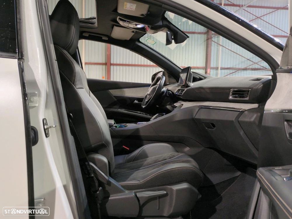 Peugeot 3008 1.5 BlueHDi GT EAT8 - 5