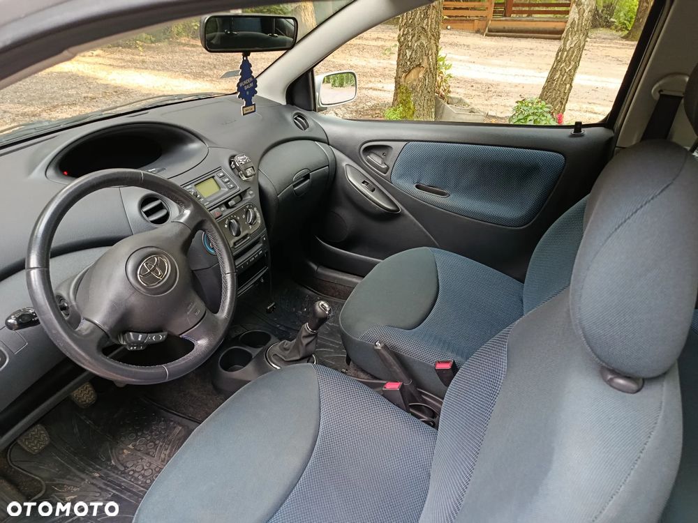 Toyota Yaris 1.0 Sol - 11