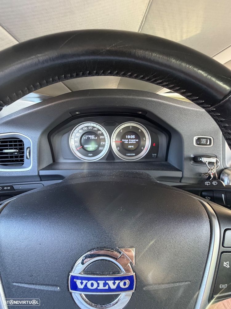 Volvo V60 2.0 D3 Momentum Start/Stop - 4