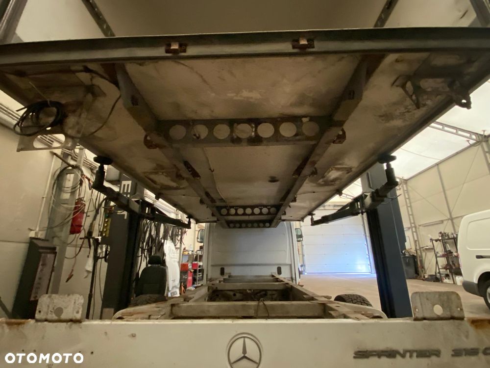 Kontener 8-europalet 4.30 metra Sprinter Crafter Master Boxer Jumper Iveco - 15