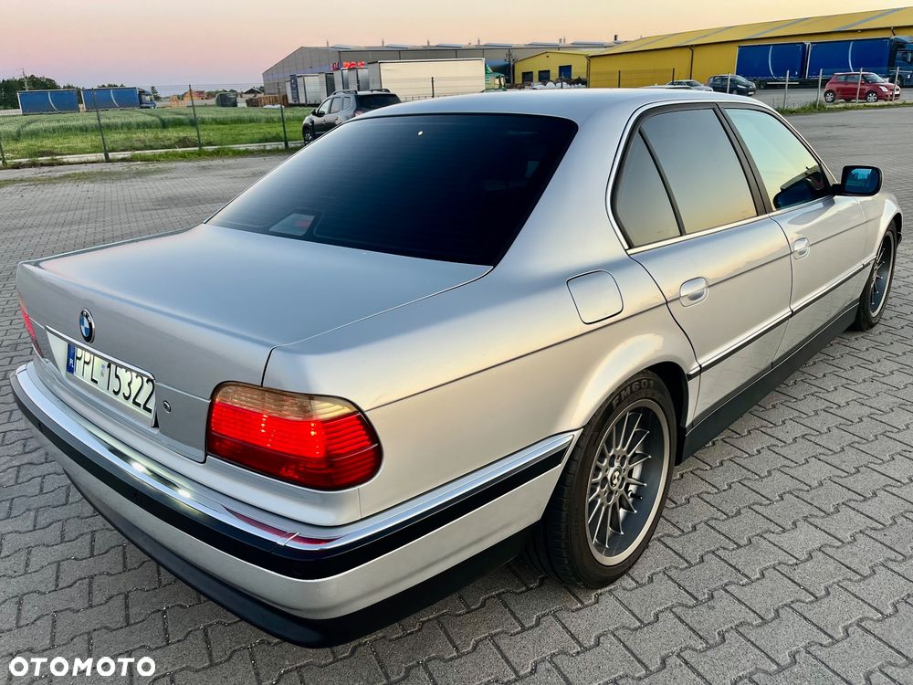 BMW Seria 7 735i L - 14