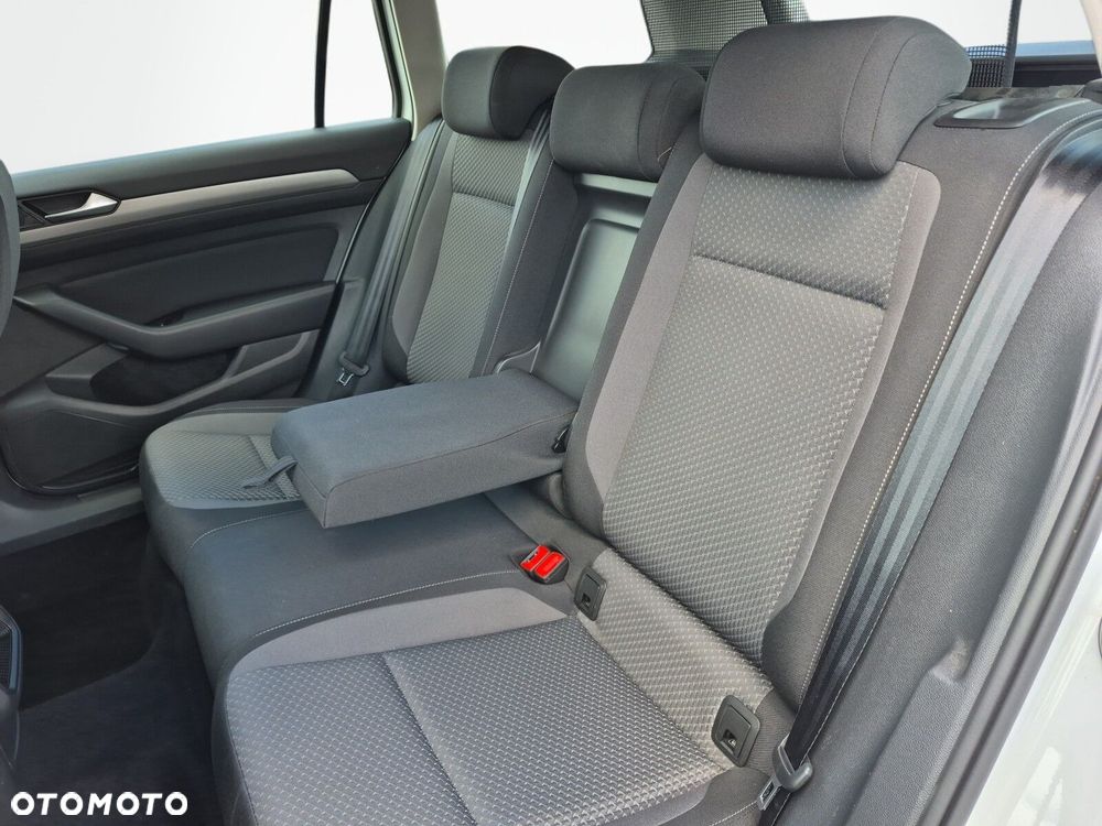 Volkswagen Passat Variant 2.0 TDI SCR Business DSG - 12