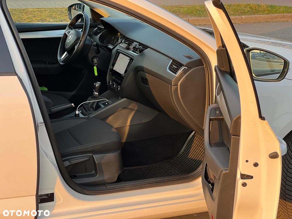 Skoda Octavia 1.4 TSI Ambition - 8