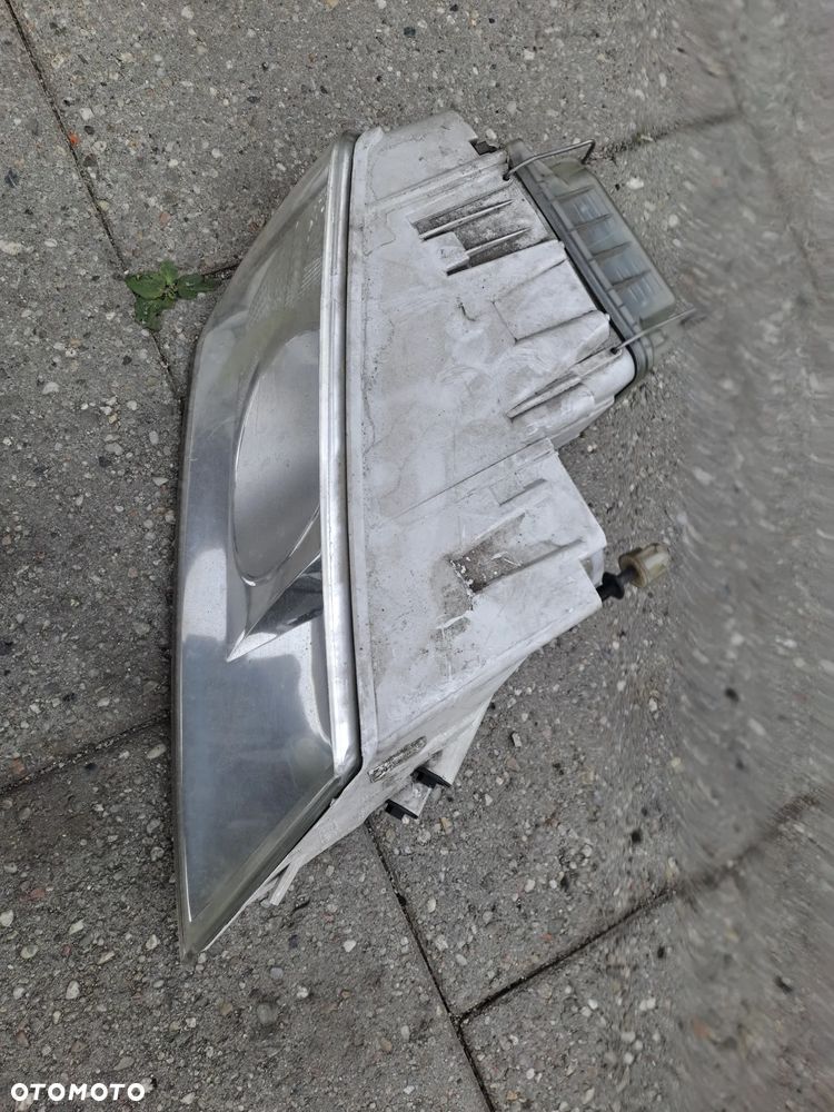 Skoda Octavia II lampy xenon lewa prawa i inne EU - 3