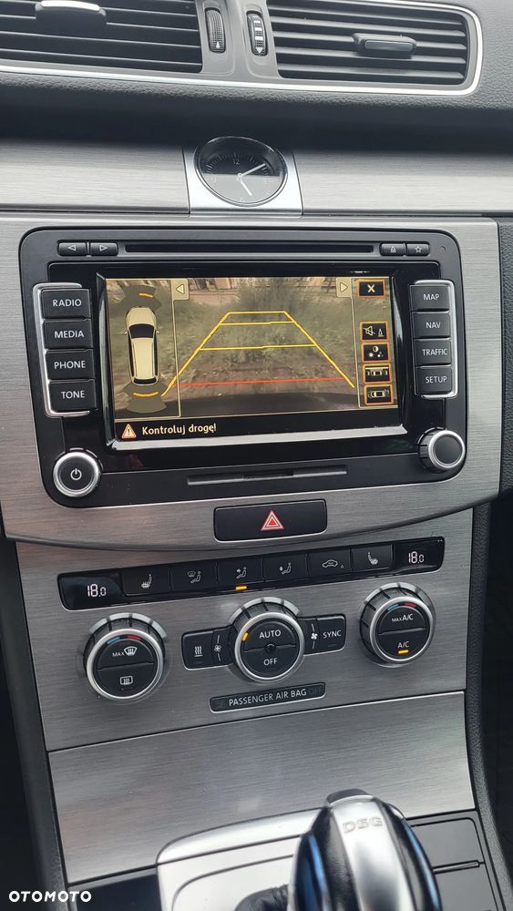 Volkswagen Passat 2.0 TDI Highline R-Style DSG - 28