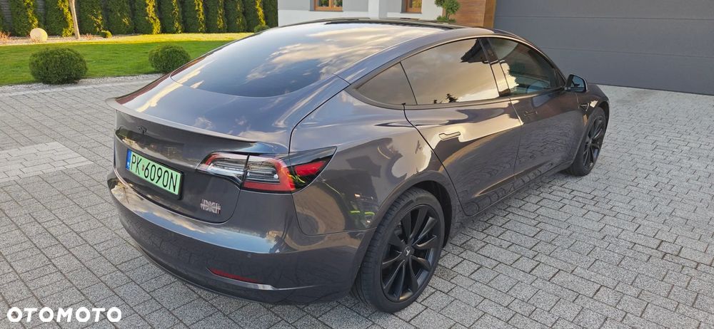 Tesla Model 3 Langstreckenbatterie Allradantrieb Dual Motor - 16