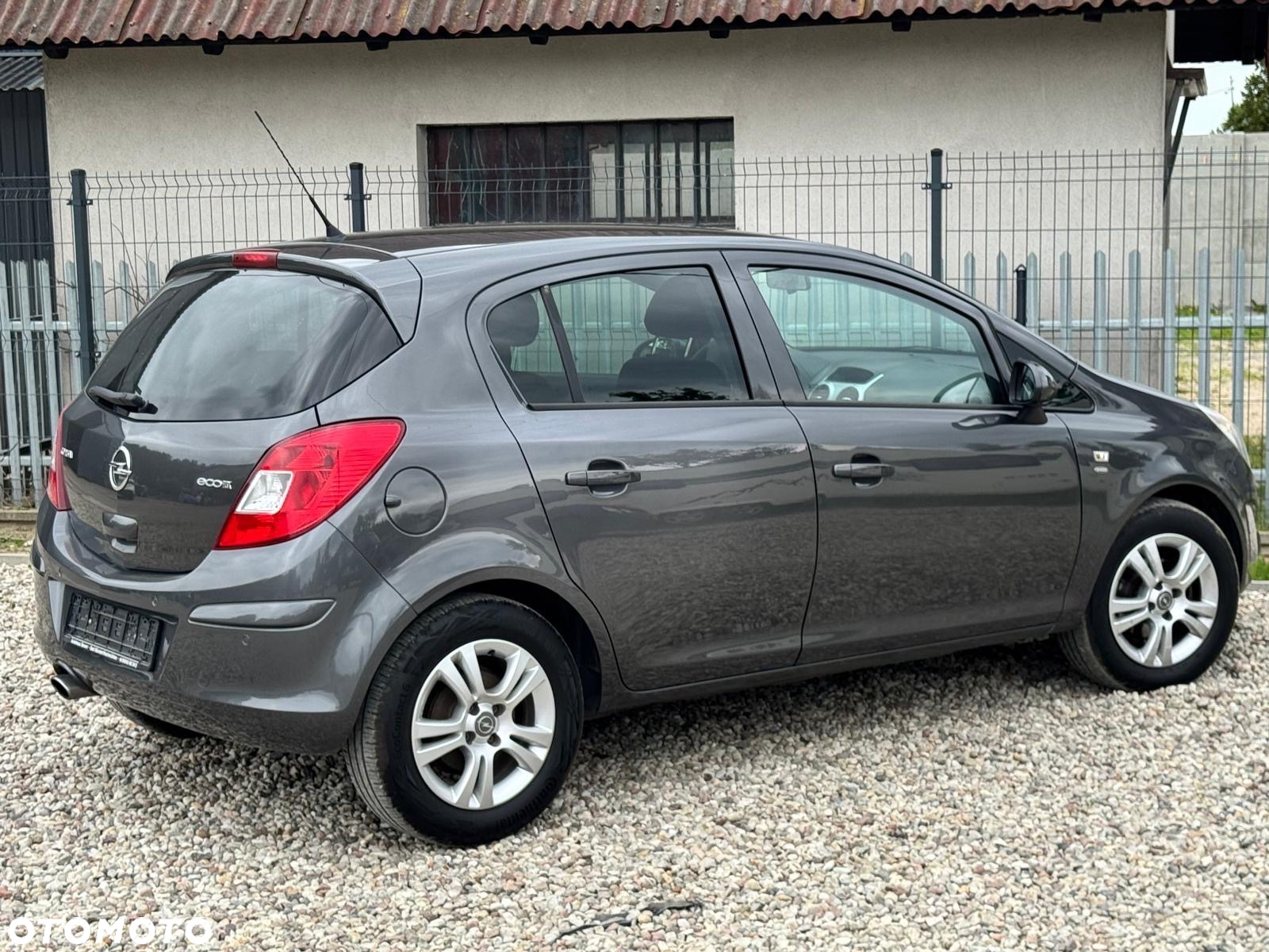 Opel Corsa 1.4 16V Cosmo - 17