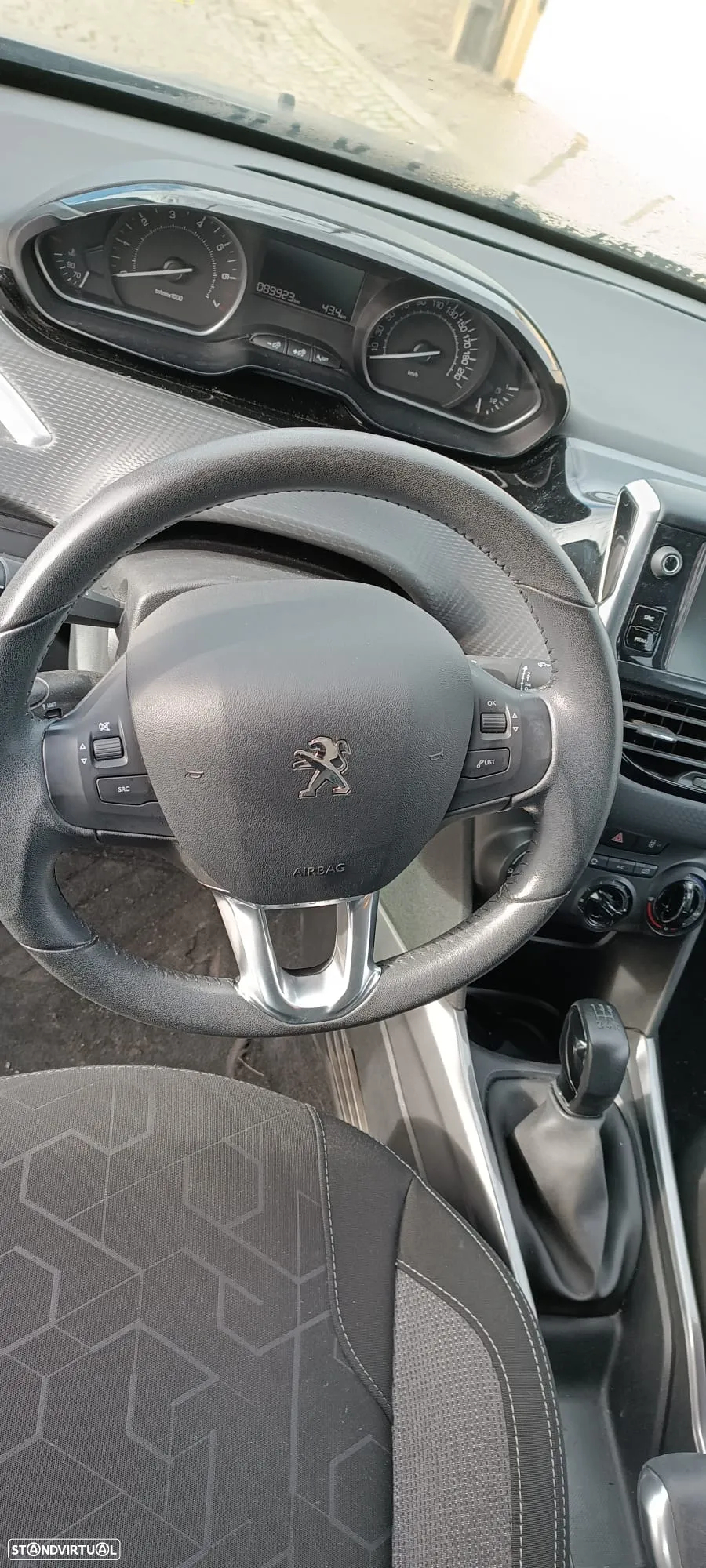 Peugeot 2008 1.2 PureTech Active - 12
