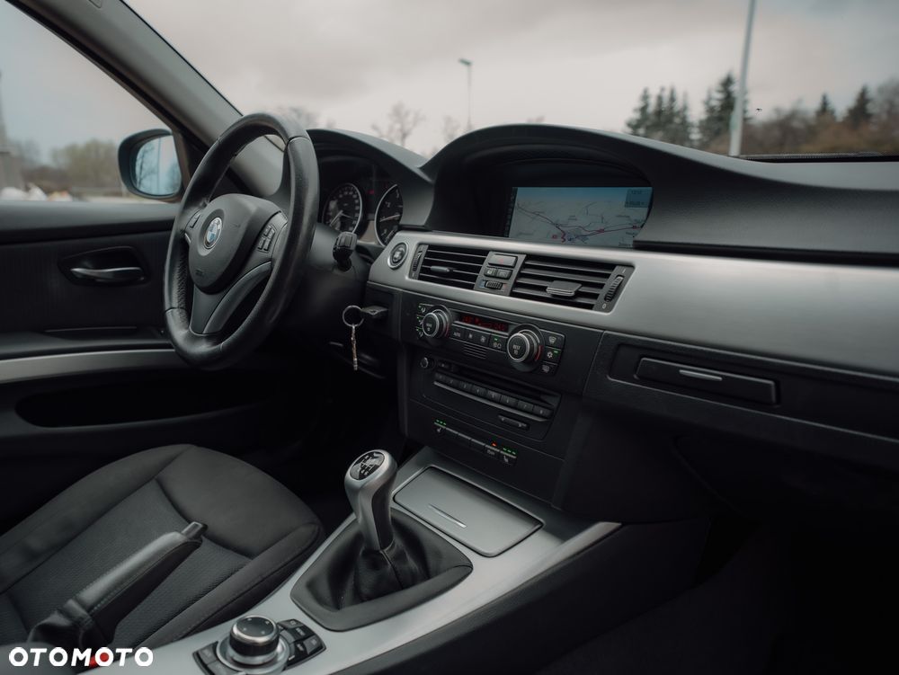 BMW Seria 3 320i Edition Sport - 18