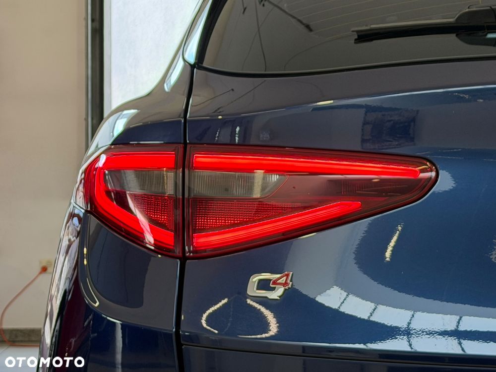 Alfa Romeo Stelvio 2.0 Turbo Q4 - 10