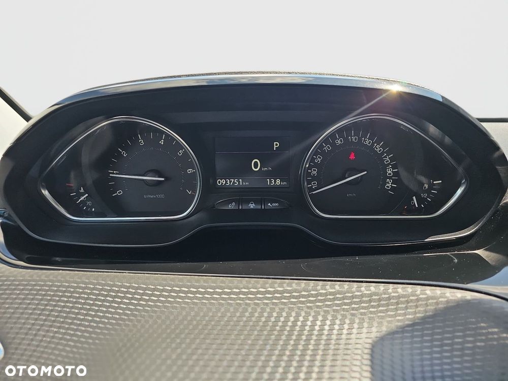 Peugeot 2008 - 13