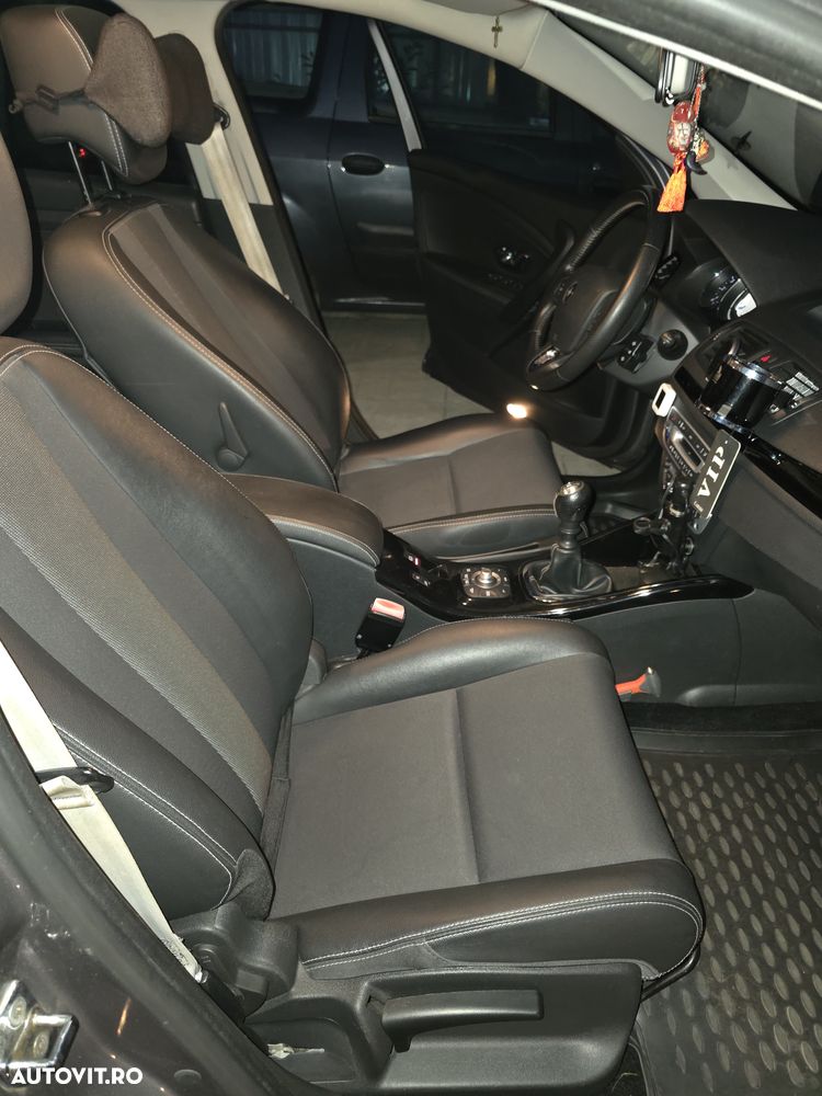 Renault Megane ENERGY dCi 110 Start & Stop Bose Edition - 4