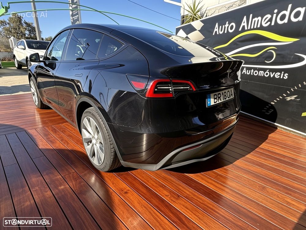 Tesla Model Y RWD - 8