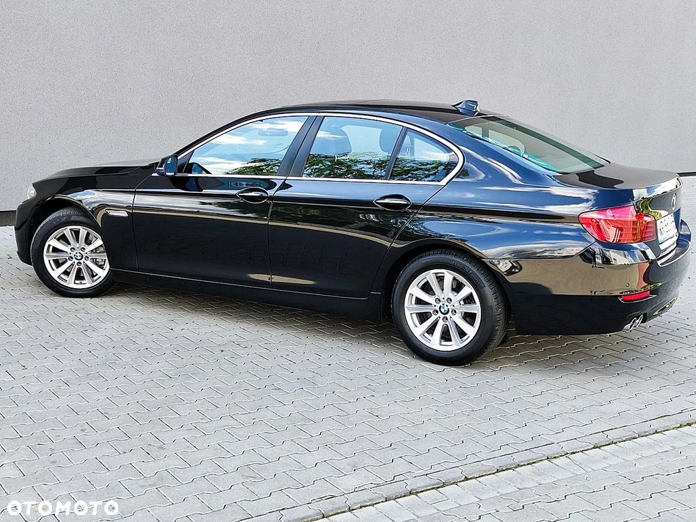 BMW Seria 5 528i xDrive - 11