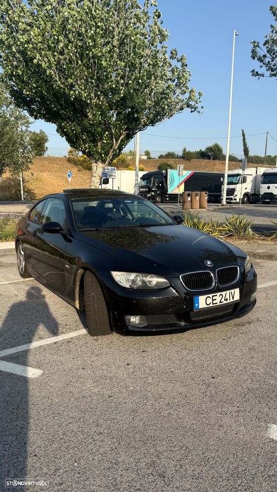 BMW 320 i Coupe Auto - 2