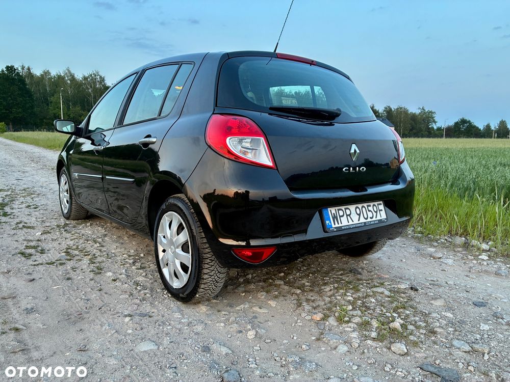 Renault Clio - 10