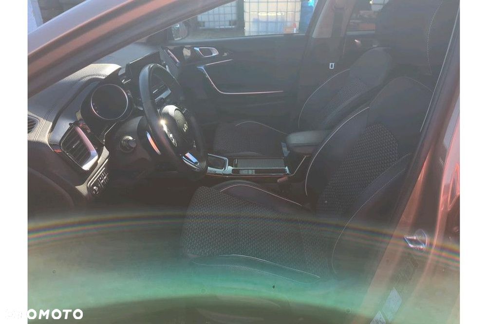 Kia Ceed - 6