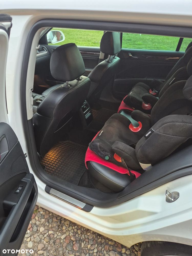 Skoda Superb 2.0 TDI Elegance DSG - 31