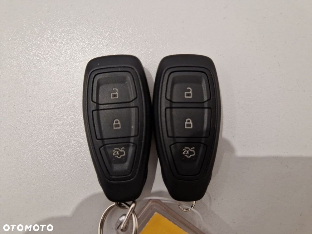Ford Kuga - 23