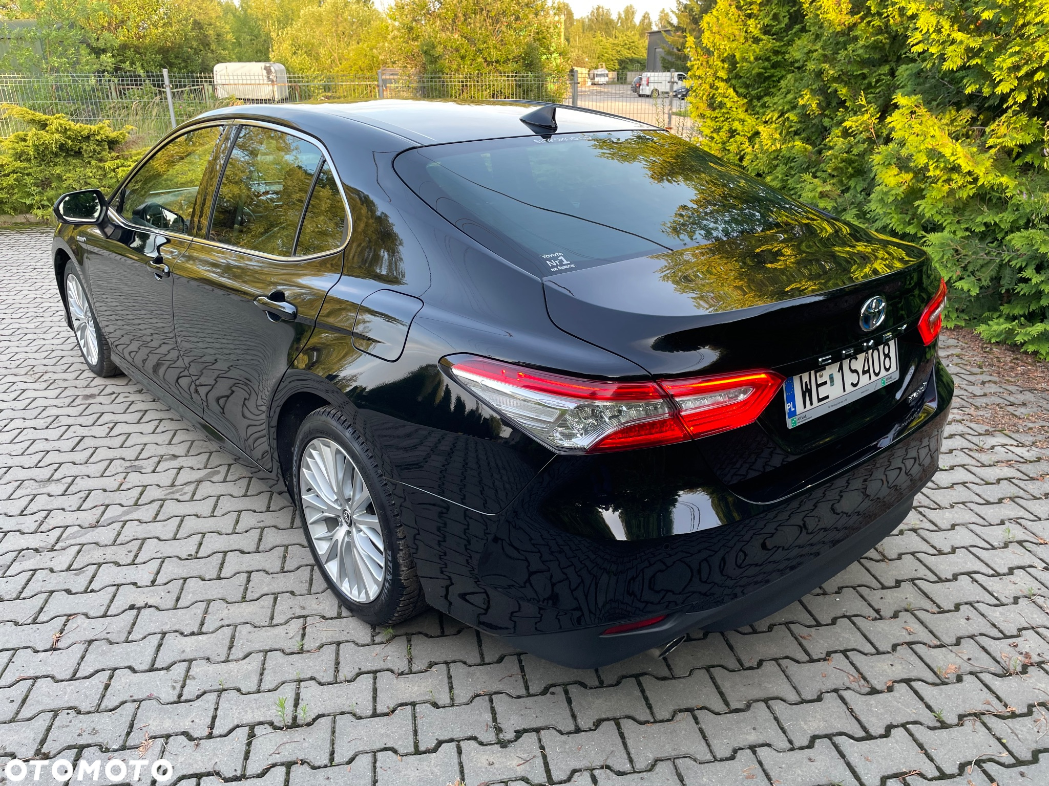 Toyota Camry 2.5 Hybrid Executive CVT - 3