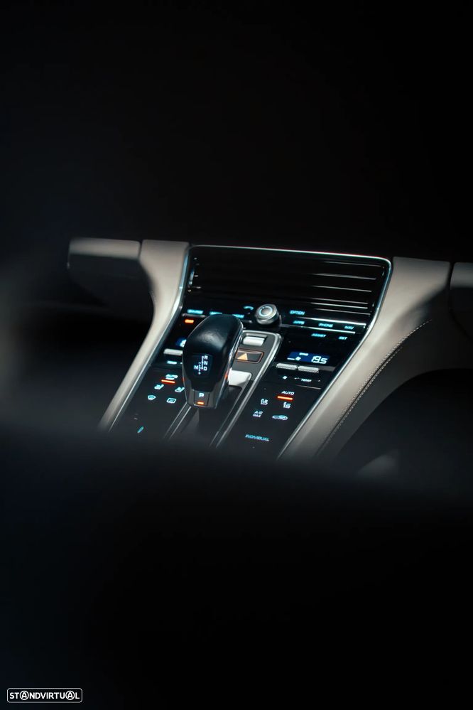 Porsche Panamera Sport Turismo - 11
