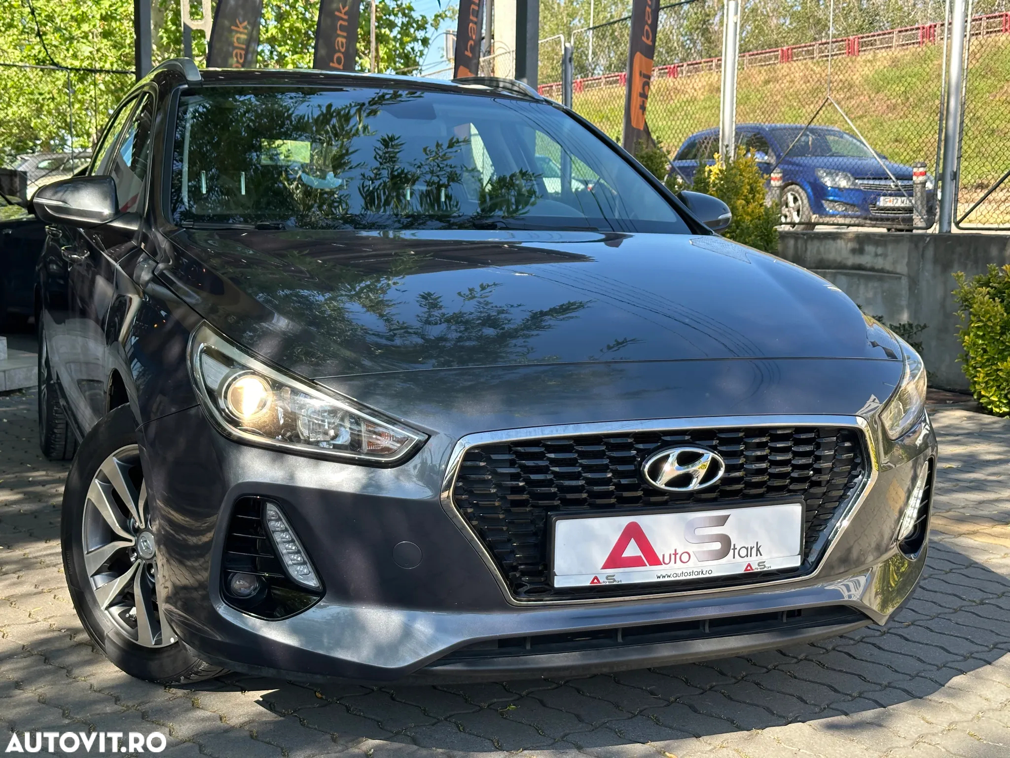 Hyundai i30 Kombi 1.6 CRDI DCT Premium - 11