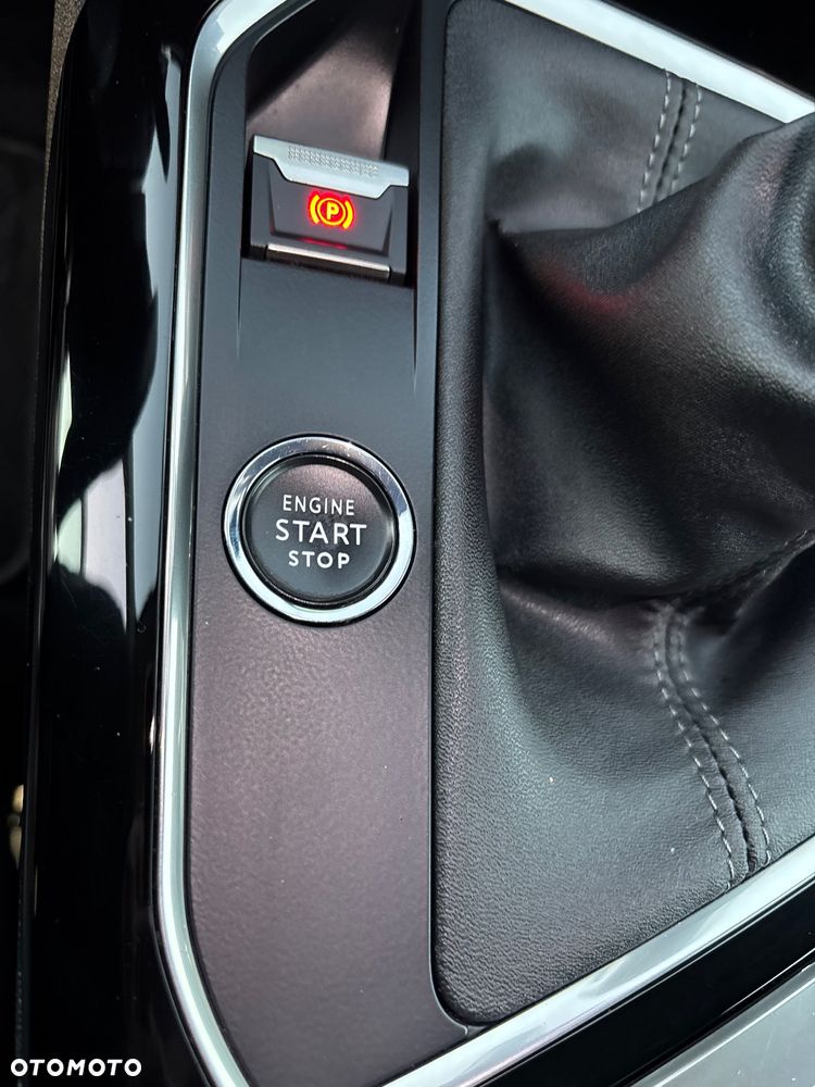 Peugeot 3008 PureTech 130 Stop & Start GPF Allure Pack - 21