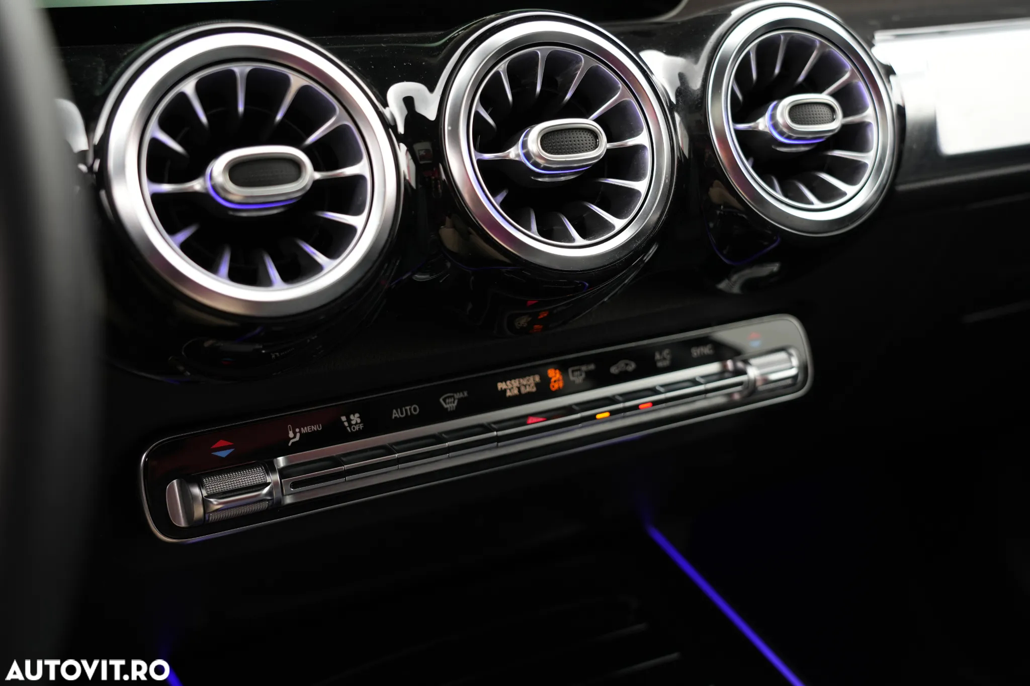 Mercedes-Benz GLB 200 d 4Matic 8G-DCT - 28