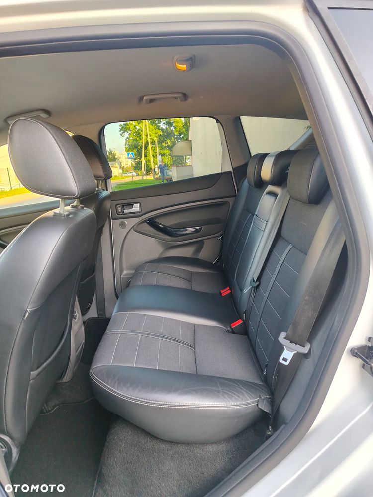 Ford Kuga - 13