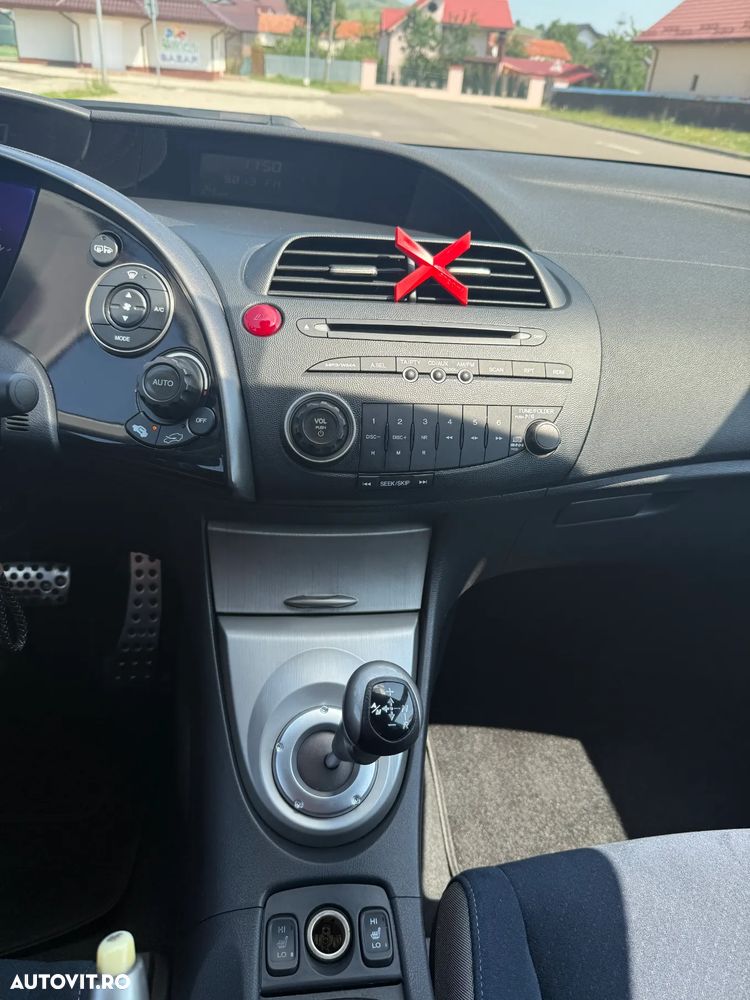 Honda Civic 1.8 Automatic Sport - 9