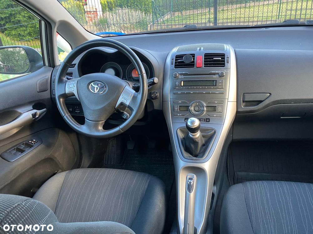 Toyota Auris 2.0 D-4D Sol - 4