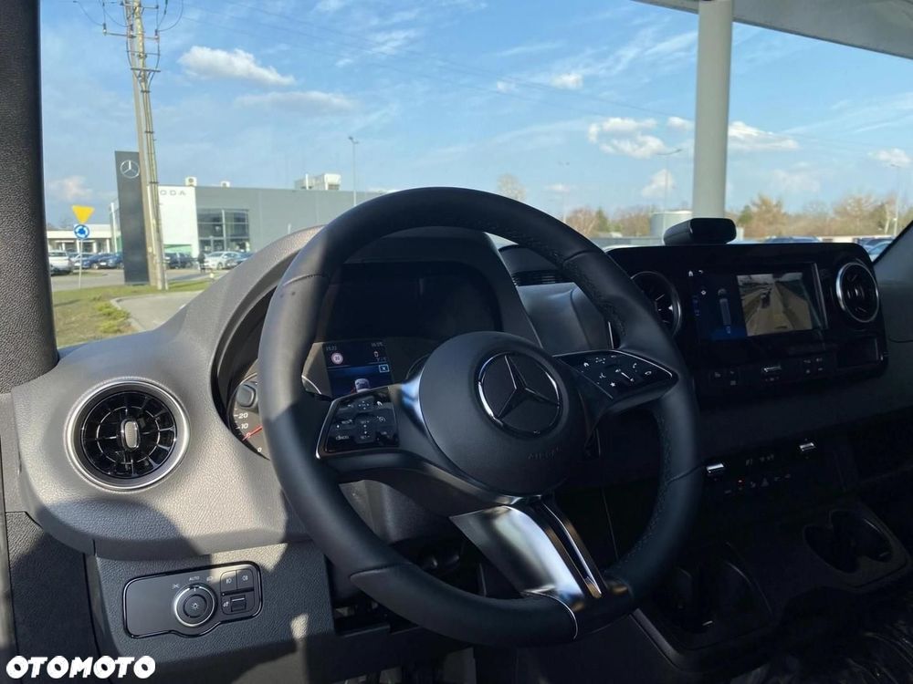 Mercedes-Benz Sprinter - 10