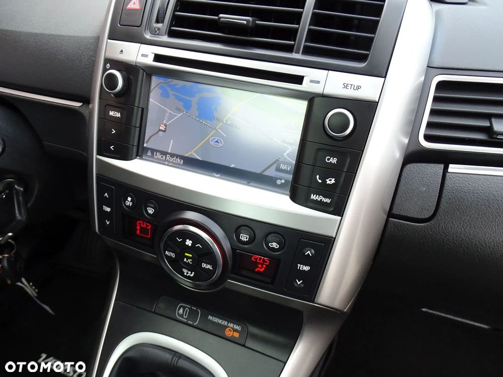 Toyota Verso 1.6 D-4D Prestige - 24