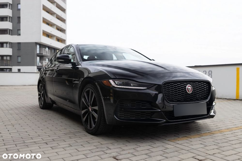 Jaguar XE 2.0 P250 SE - 2