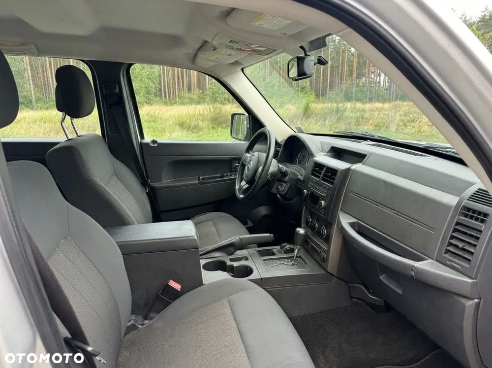 Jeep Liberty 3.7 4x4 - 10