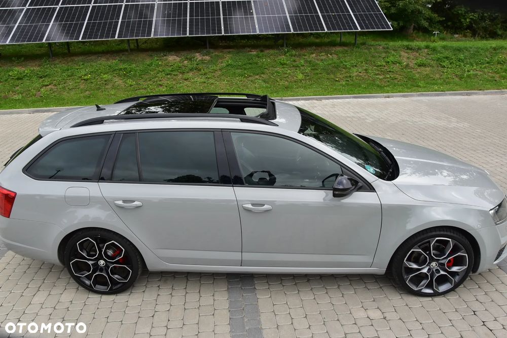 Skoda Octavia 2.0 TDI DSG RS - 33