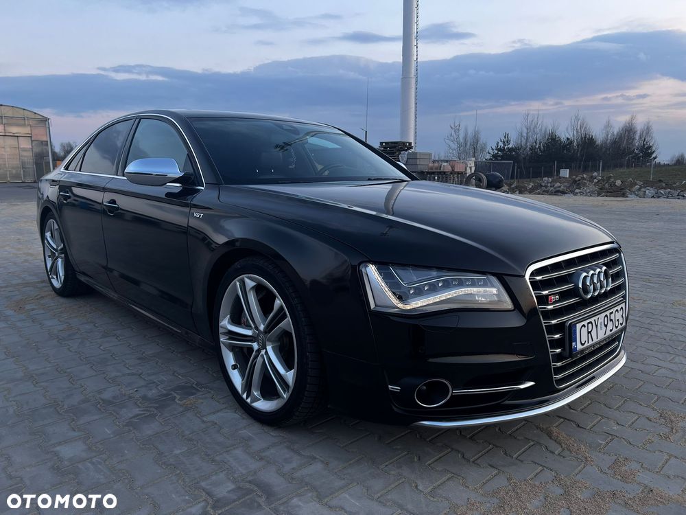 Audi S8 - 8