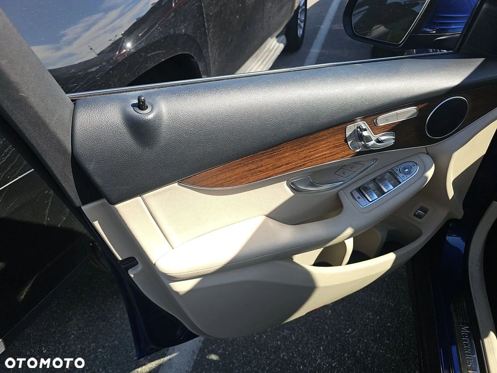 Mercedes-Benz GLC 300 4Matic 9G-TRONIC Exclusive - 10