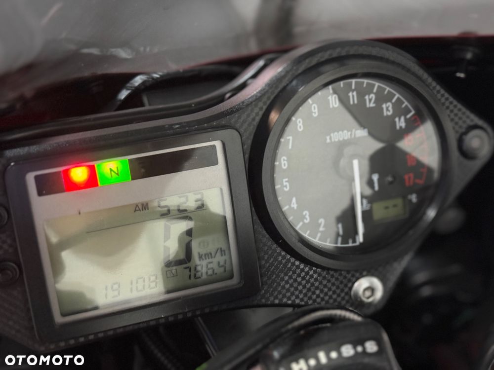 Honda CBR - 28