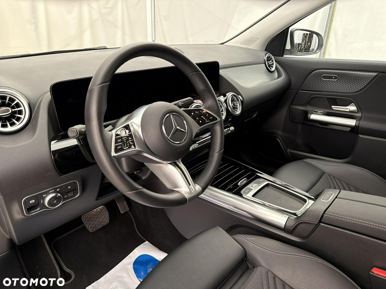 Mercedes-Benz GLA - 13