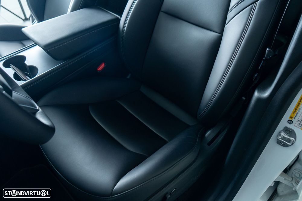 Tesla Model Y Long Range Tração Integral - 17