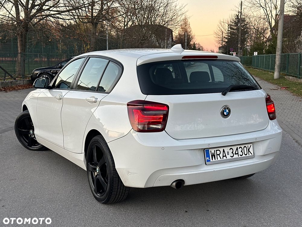 BMW Seria 1 116i - 25