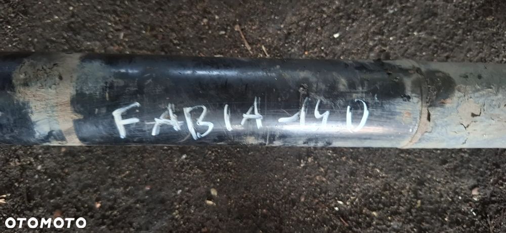 PÓŁOŚ Prawa Przednia SKODA FABIA I 1.4 D - 2