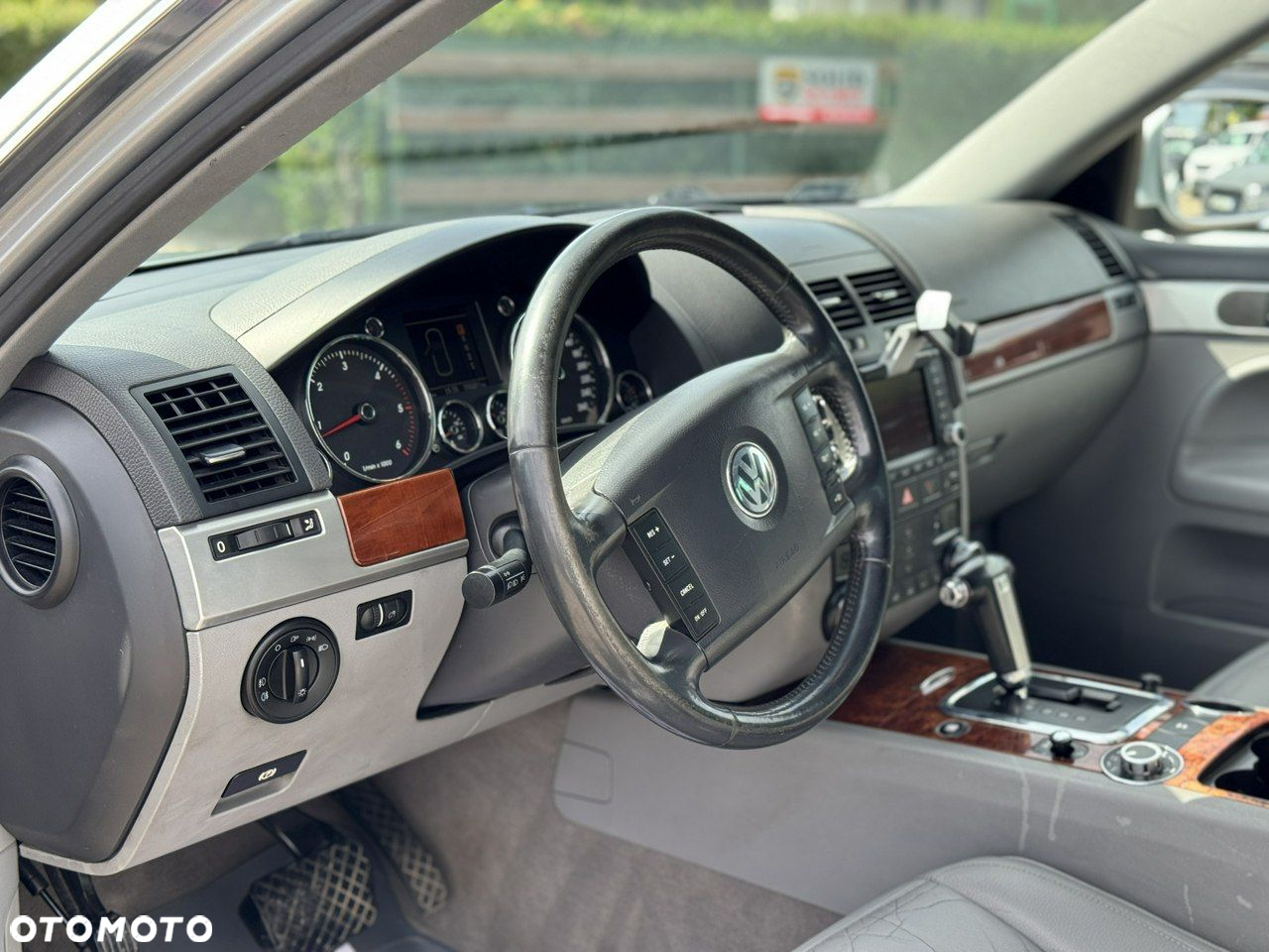 Volkswagen Touareg - 13