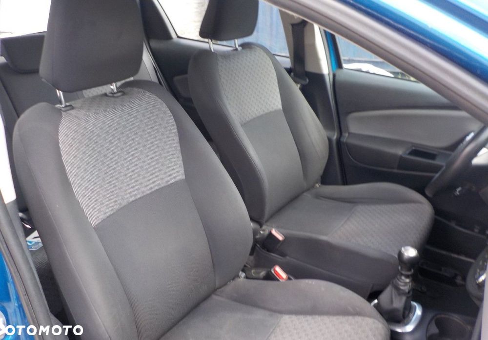 Toyota Yaris - 16
