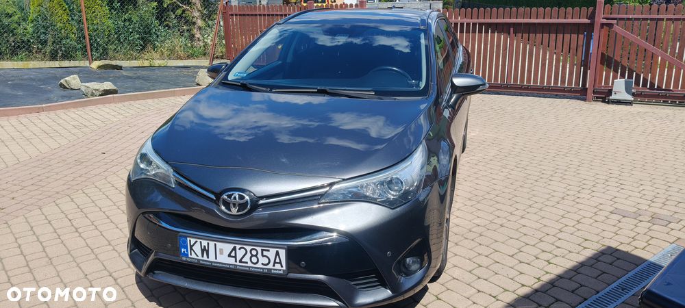 Toyota Avensis 2015 photo 3