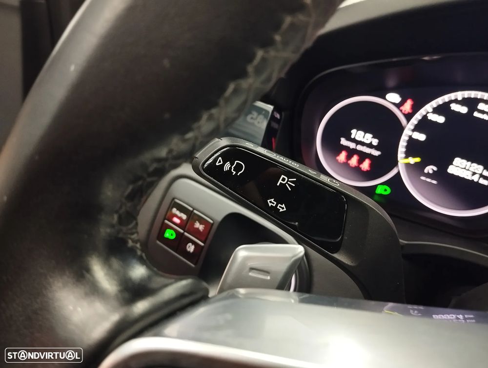 Porsche Cayenne Coupé E-Hybrid - 31