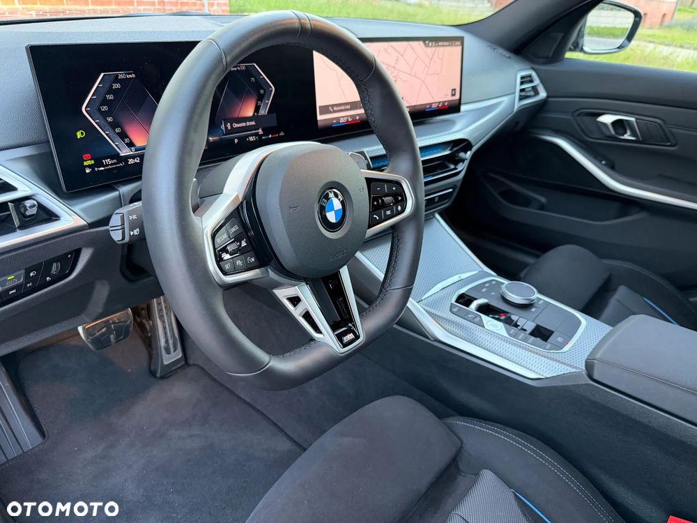 BMW Seria 3 330i xDrive M Sport - 27