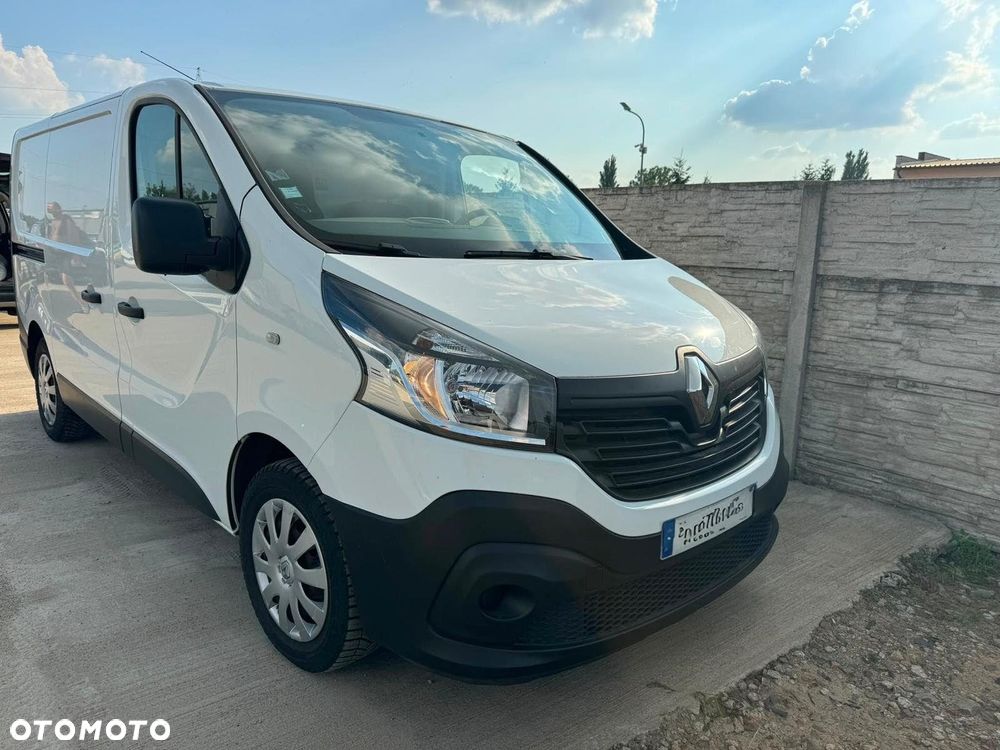 Renault TRAFIC - 2