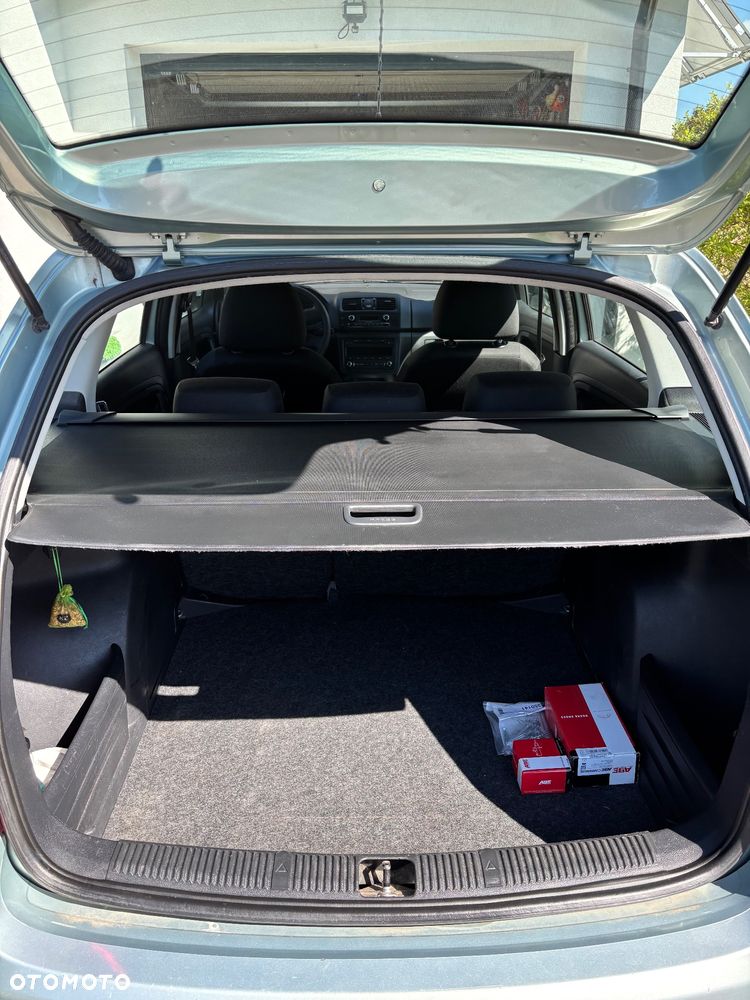 Skoda Fabia 1.2 HTP Cool Colour Edition - 16